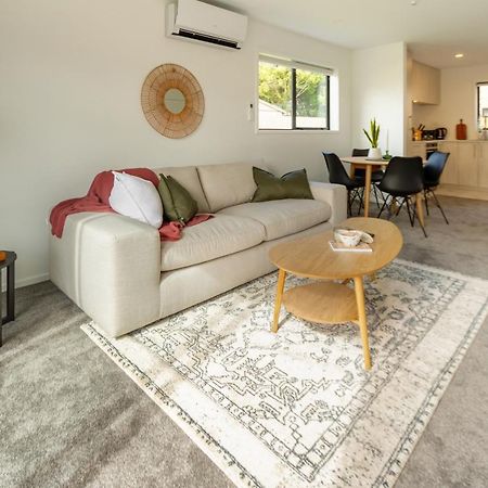 Riccarton 2 Bed 1 Bath W/Garage Apartment ไครสต์เชิร์ช ภายนอก รูปภาพ