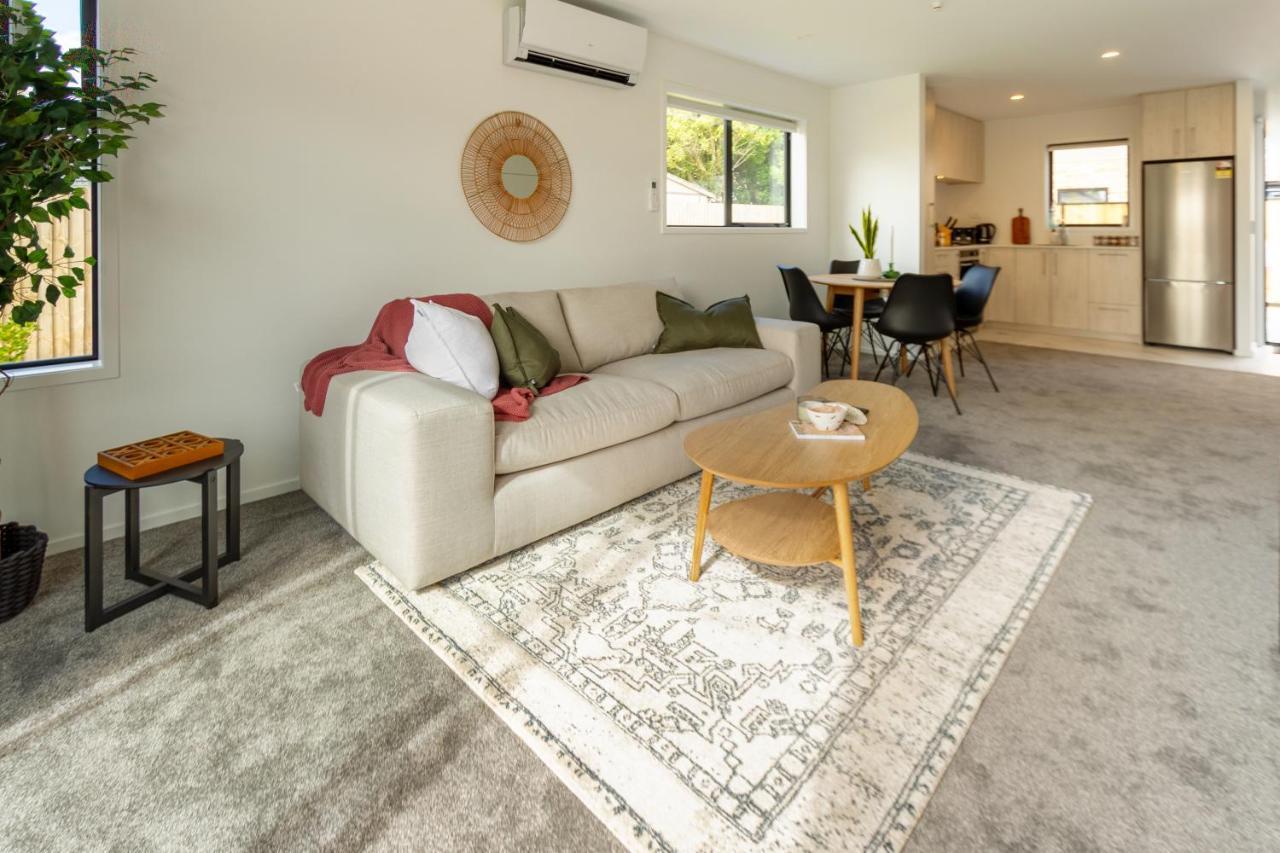 Riccarton 2 Bed 1 Bath W/Garage Apartment ไครสต์เชิร์ช ภายนอก รูปภาพ