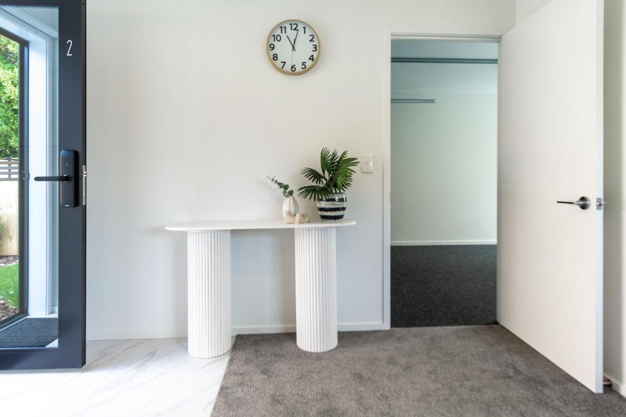 Riccarton 2 Bed 1 Bath W/Garage Apartment ไครสต์เชิร์ช ภายนอก รูปภาพ